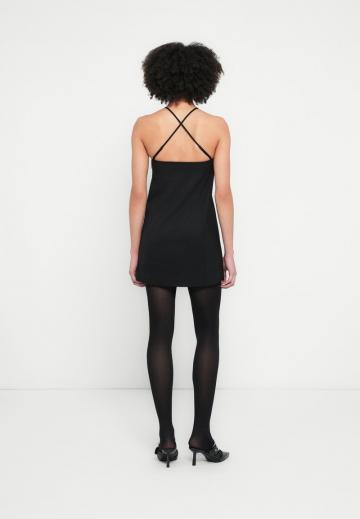 Короткое платье