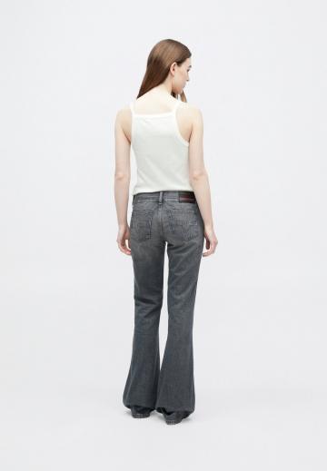 Клешеные джинсы