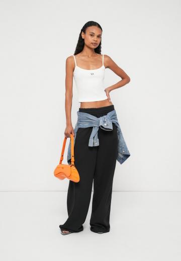 Топ на бретельках