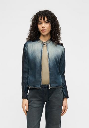 Джинсовая куртка
