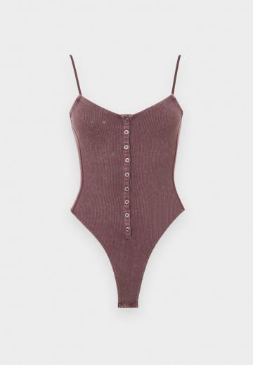 Топ на бретельках