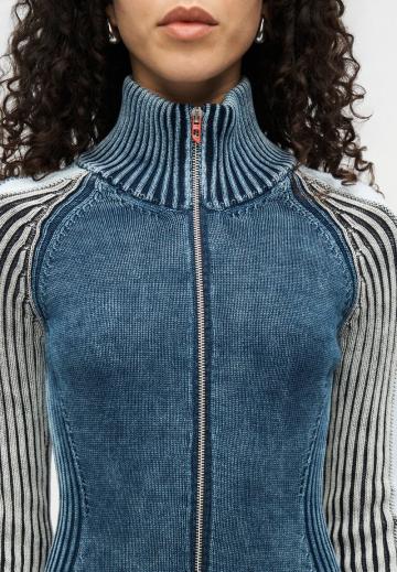 Вязаное платье