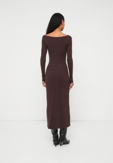 Вязаное платье