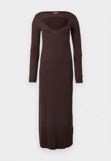 Вязаное платье