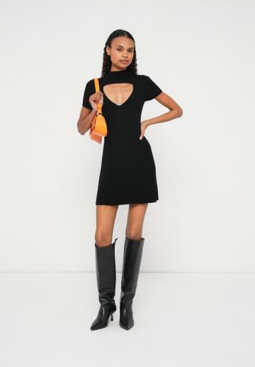 Короткое платье