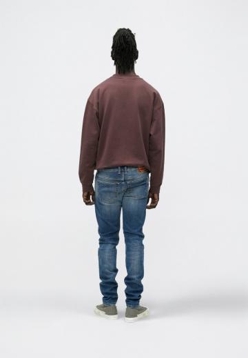 Узкие джинсы