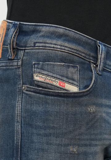 Узкие джинсы