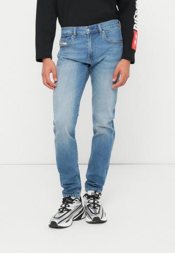 Узкие джинсы