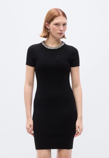 Платье футляр