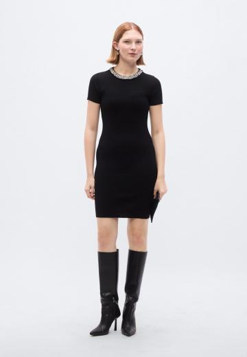 Платье футляр