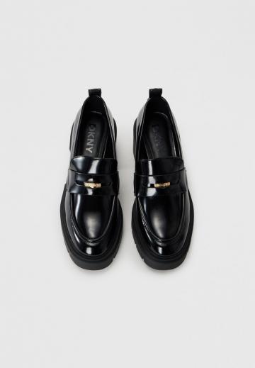 Туфли с высоким носом