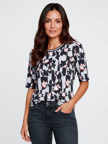 Кофта с круглым вырезом