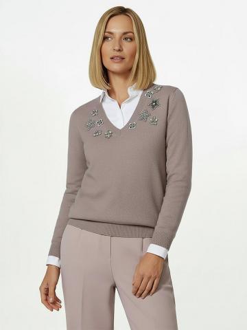 Пуловер с вырезом V