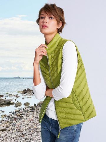 Пуховая жилетка