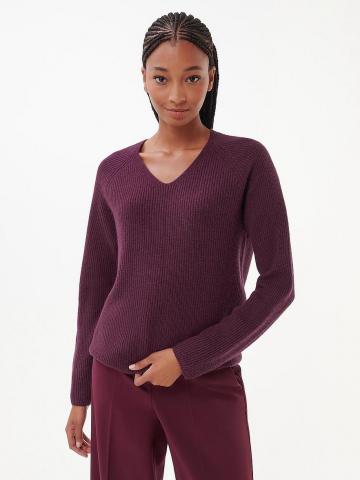 Пуловер с вырезом V