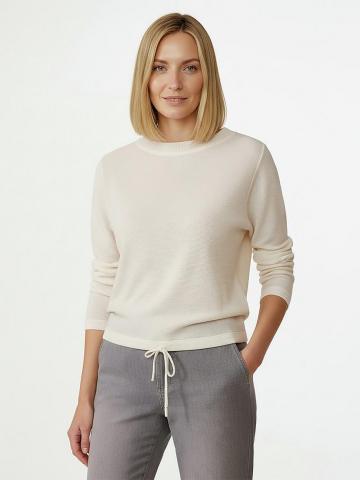 Пуловер с круглым вырезом