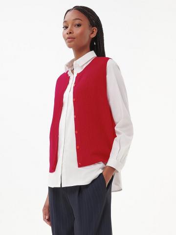 Вязаная жилетка