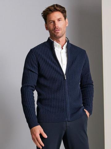 Вязаная кофта