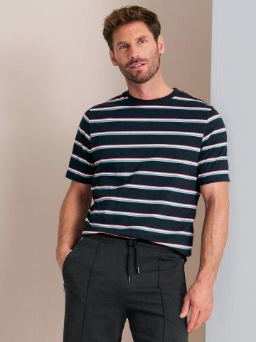 Кофта с круглым вырезом