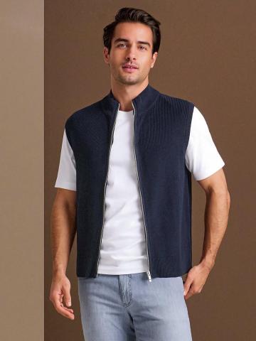 Вязаная жилетка