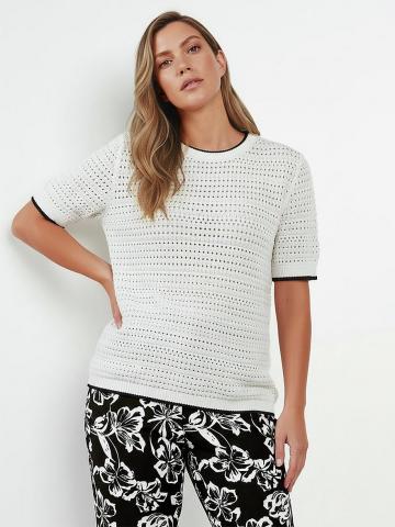 Пуловер с круглым вырезом