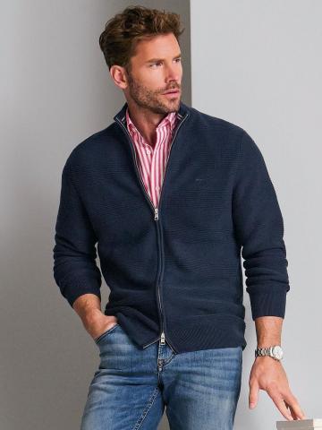 Вязаная кофта