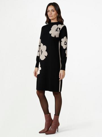 Вязаное платье