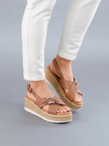 Сандали на платформе