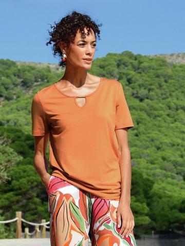 Кофта с круглым вырезом