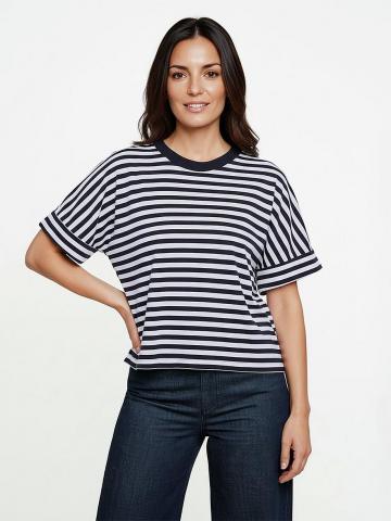 Кофта с круглым вырезом