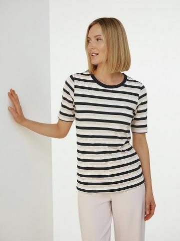 Кофта с круглым вырезом