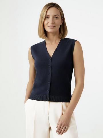 Вязаная жилетка