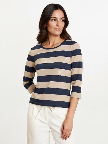 Кофта с круглым вырезом