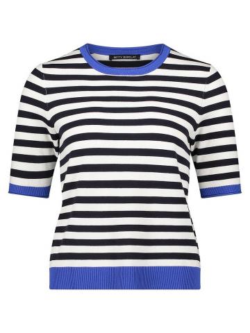 Пуловер с круглым вырезом