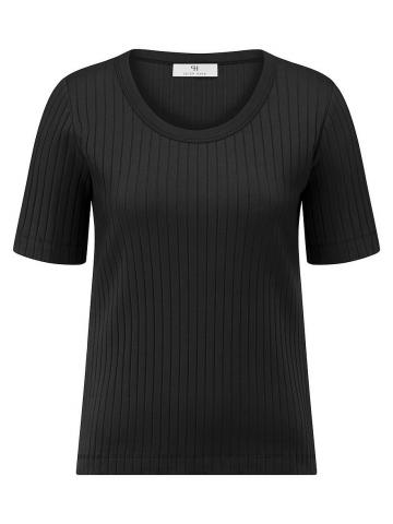 Кофта с круглым вырезом