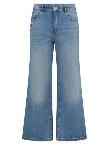 Короткие джинсы