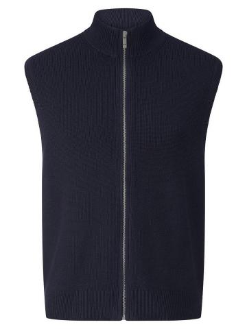 Вязаная жилетка