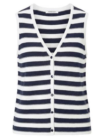 Вязаная жилетка