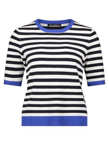 Пуловер с круглым вырезом