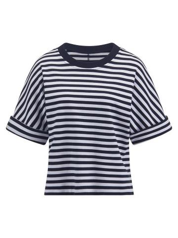 Кофта с круглым вырезом