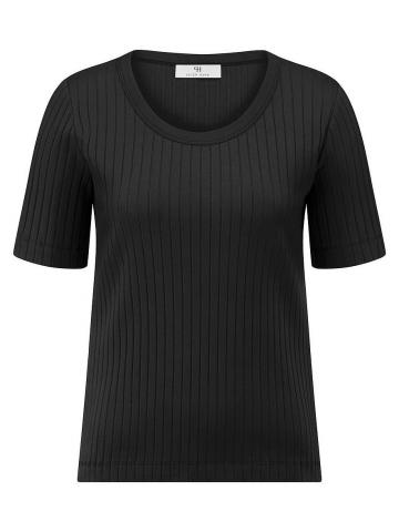 Кофта с круглым вырезом