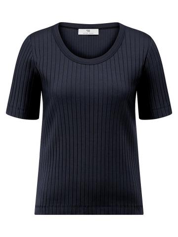 Кофта с круглым вырезом