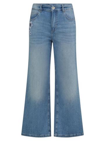 Короткие джинсы