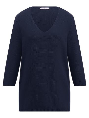 Пуловер с вырезом V