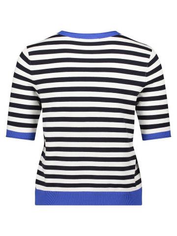 Пуловер с круглым вырезом