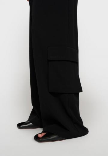 Брюки с накладными карманами