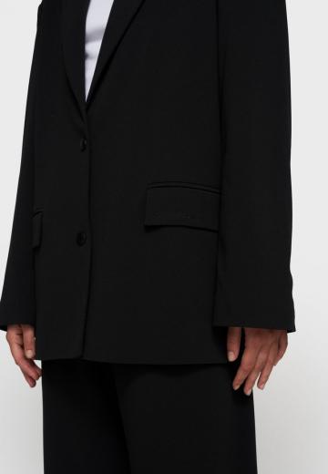 Короткое пальто