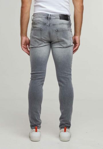 Узкие джинсы