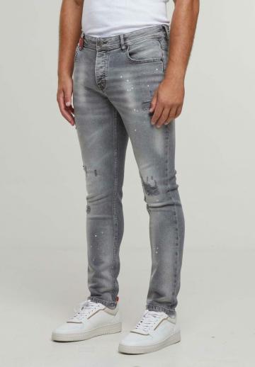 Узкие джинсы