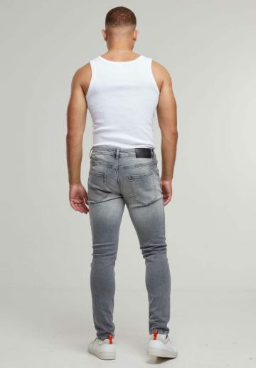 Узкие джинсы